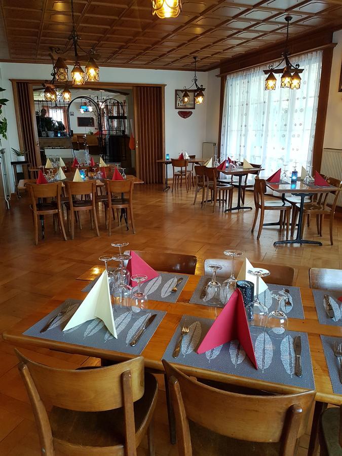 De La Gare, Hotel